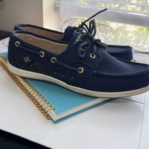 Beautiful Navy Leopard Print Sperrys
